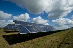 Integracja OZE z siecią elektroenergetyczną – wyzwania techniczne i wykonawcze